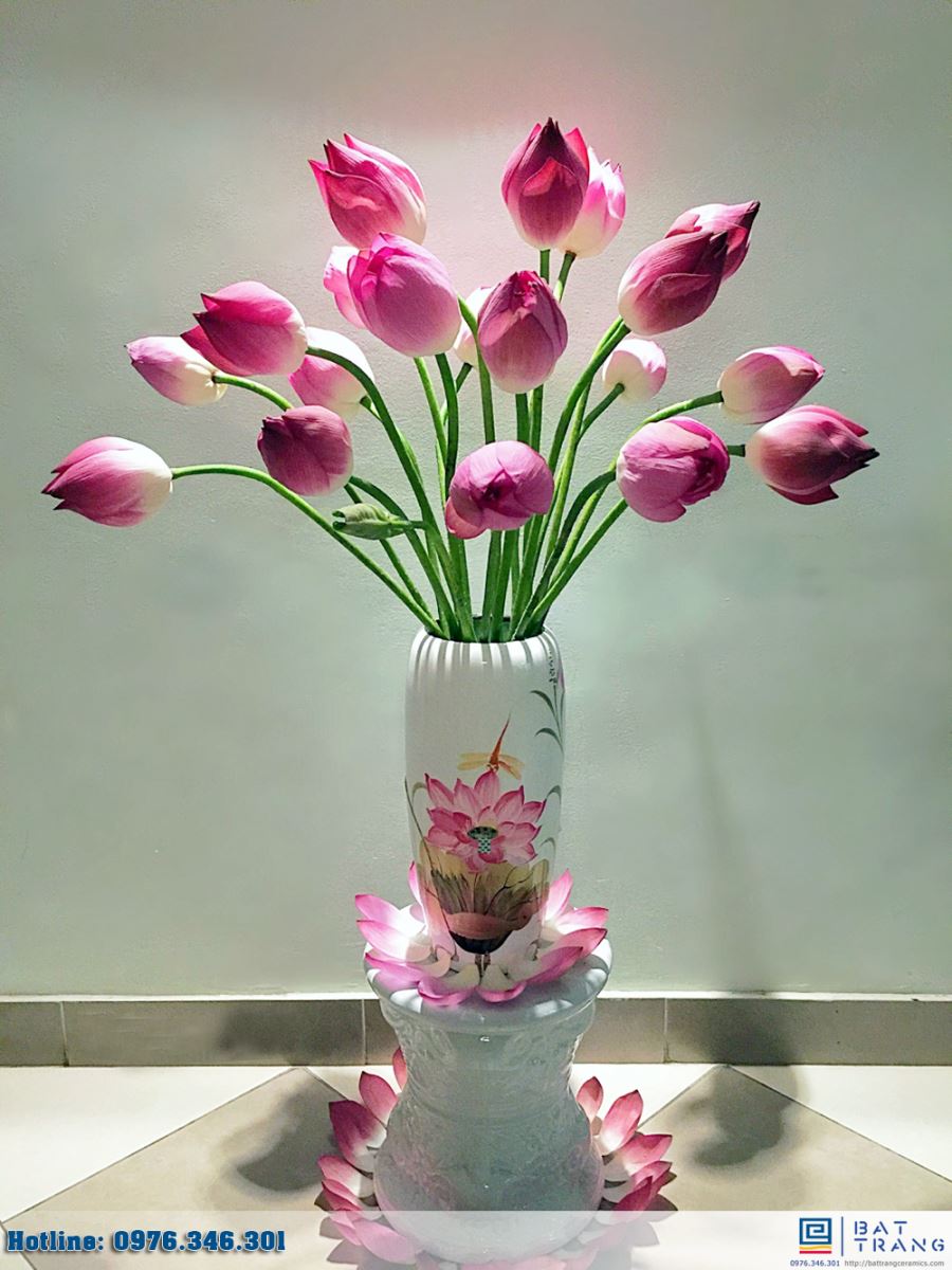 Lựa chọn lọ cắm hoa sen tuyệt đẹp bằng gốm sứ Bát Tràng 6