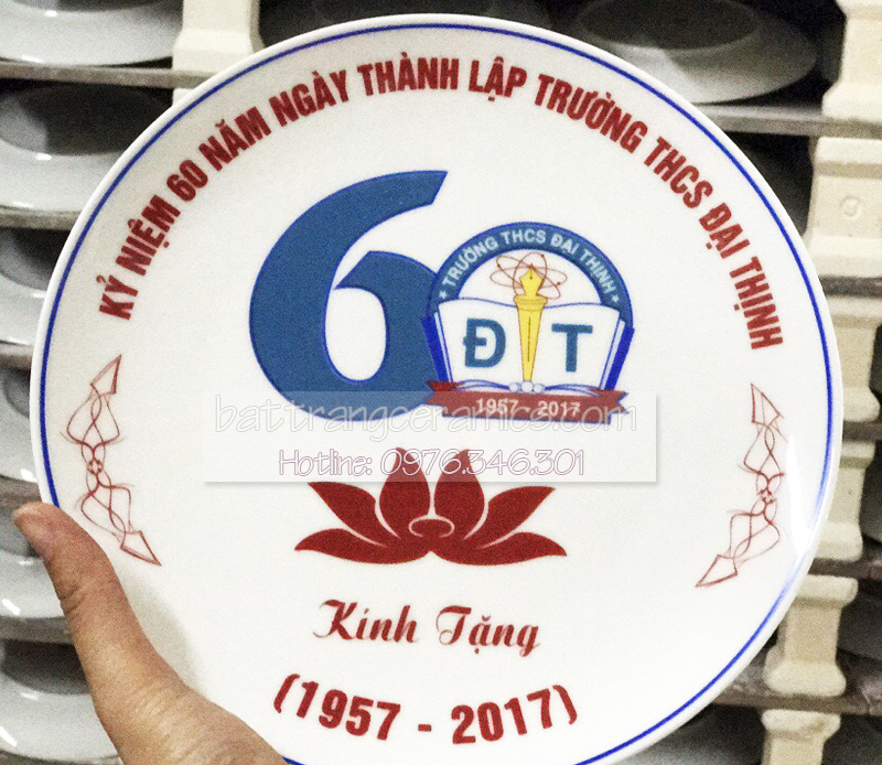 Mua đĩa sứ Bát Tràng in logo quà tặng giá tốt!