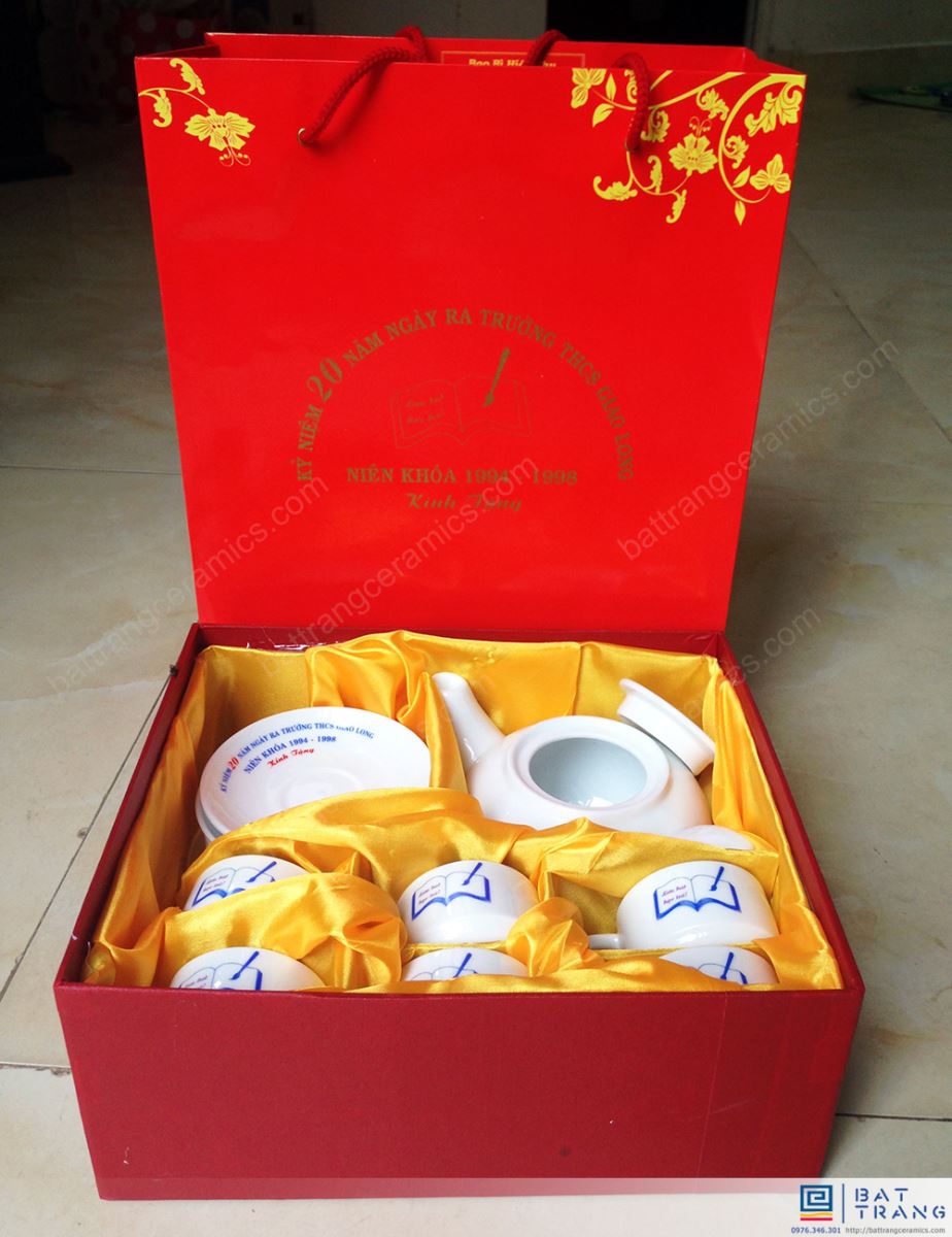 Đặt hàng bộ ấm chén Bát Tràng in logo làm quà tặng giá rẻ tại Hà Nội 10