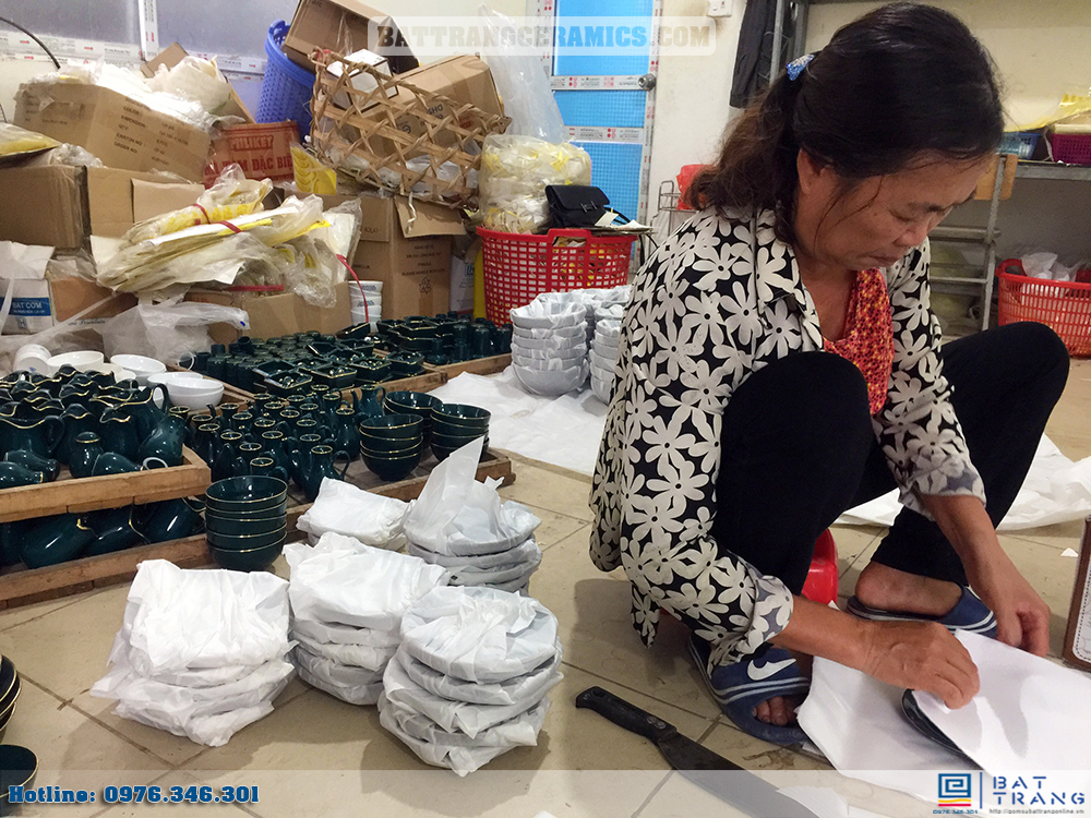 Hoàn thành & bàn giao 100 bộ đồ ăn gốm sứ Bát Tràng cho CHA Cafe 5