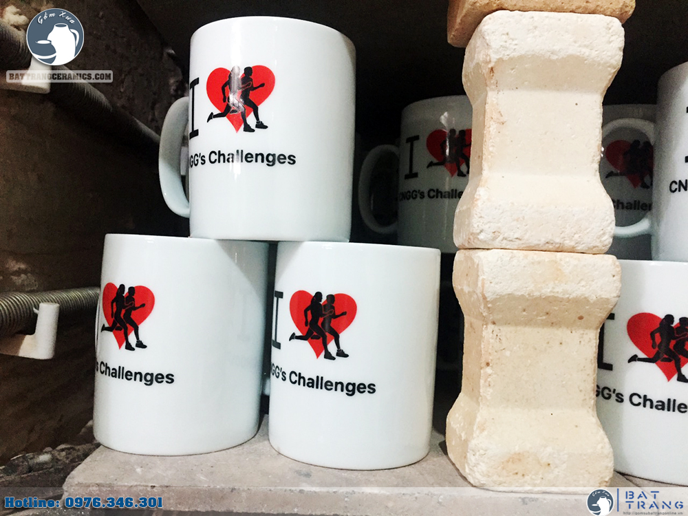 cốc gốm sứ Bát Tràng in logo làm quà tặng cho CNGG's Challenges 3