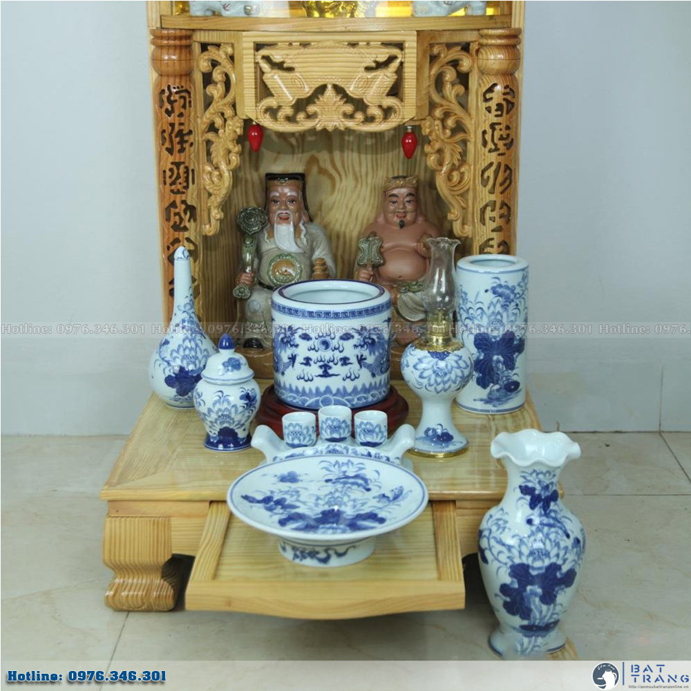 Bộ đồ thờ vẽ tay men lam - bàn thờ thần tài