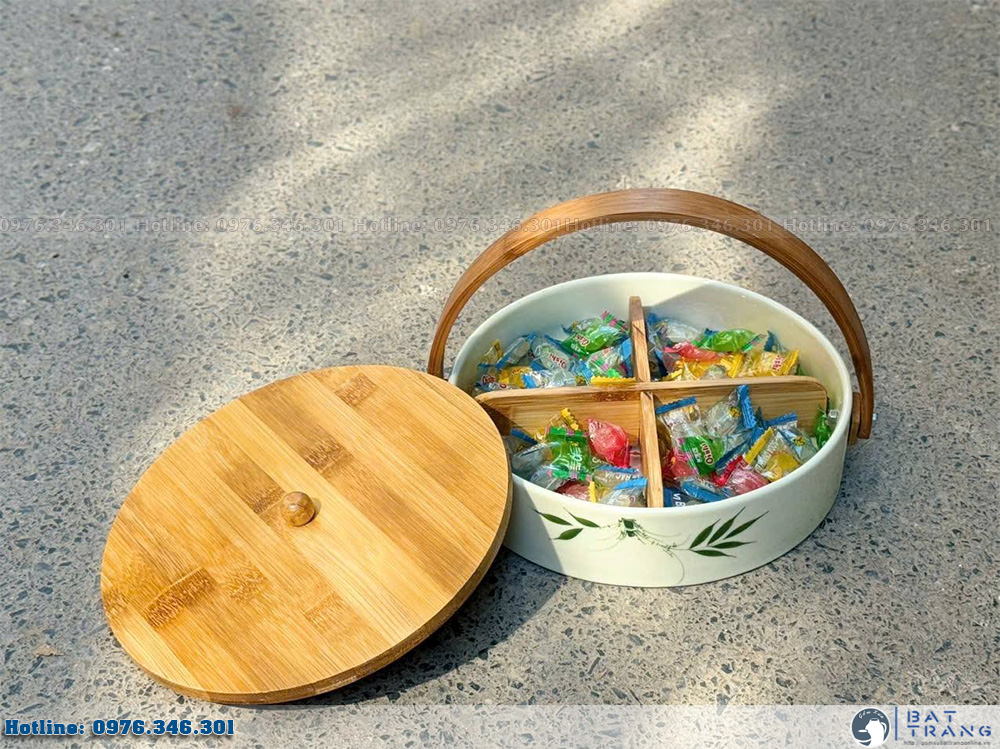 Khay mứt Tết gốm sứ Bát Tràng cho mùa Tết Bính Ngọ 2026