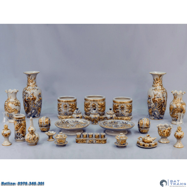 Trọn bộ đồ thờ gia tiên men rạn đắp nổi vẽ vàng