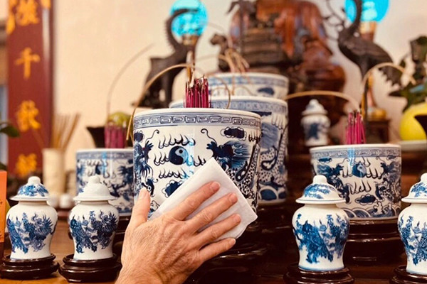 Vì sao năm 2026 nên bao sái ban thờ trước ngày ông Công ông Táo?